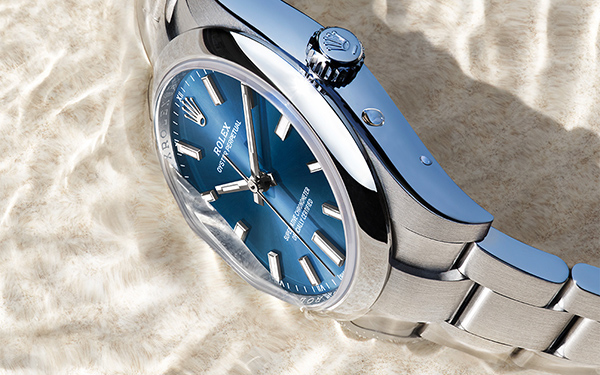 勞力士手表表帶上的污漬應(yīng)該如何處理？（圖）