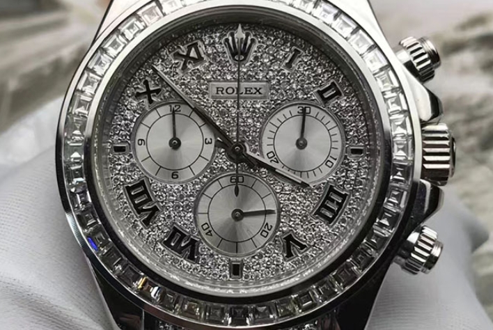 如何避免勞力士手表表盤上出現(xiàn)灰塵？